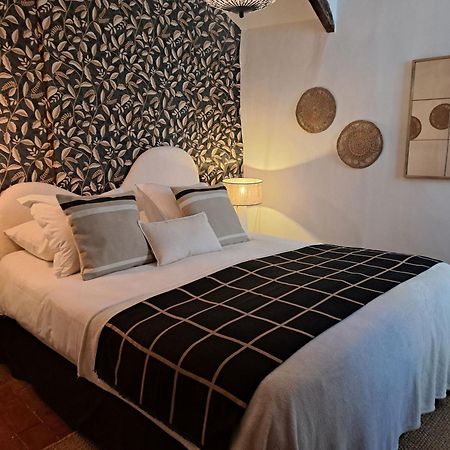 Hotel Le Patio De Sophie Sisteron Exterior photo